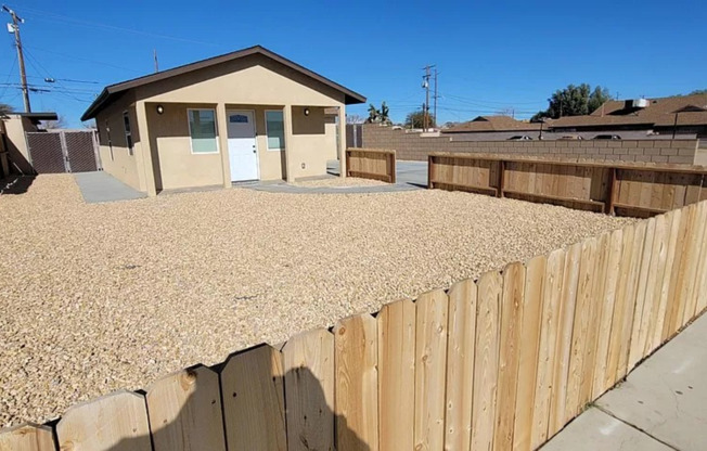 Modern Energy-Efficient 2-Bedroom Home with High-End Finishes and Spacious Yard!