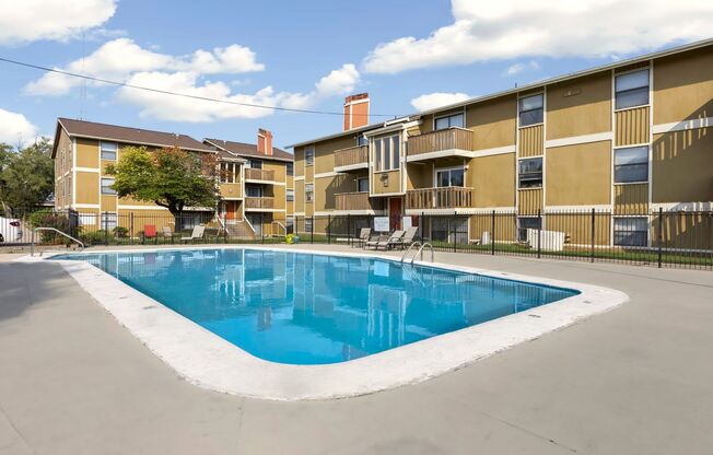 1 bed, 1 bath, 620 sqft, $775