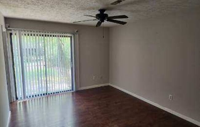 3 beds, 2 baths, $1,395