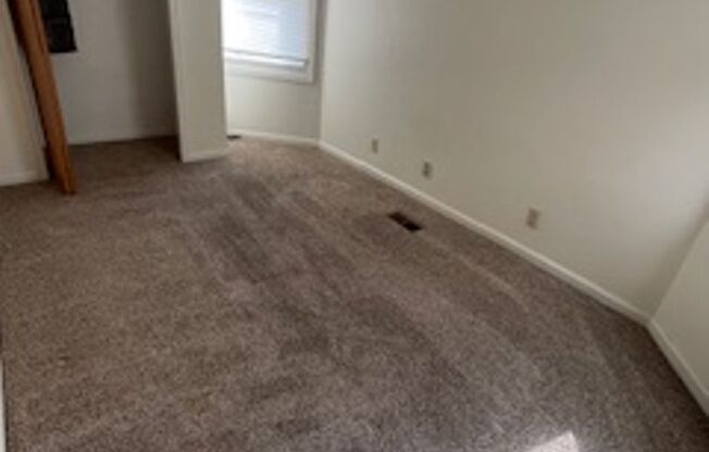 3 beds, 1 bath, $1,550