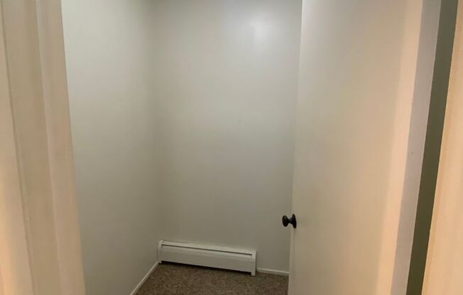 1 bed, 1 bath, $1,050, Unit 1041-C