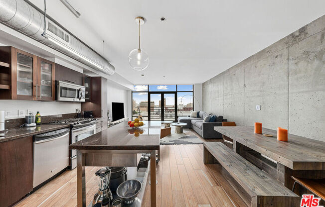 1 bed, 1 bath, 950 sqft, $3,150, Unit 1111