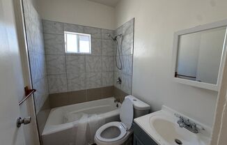 1 bed, 1 bath, $2,000, Unit 2252 1/2