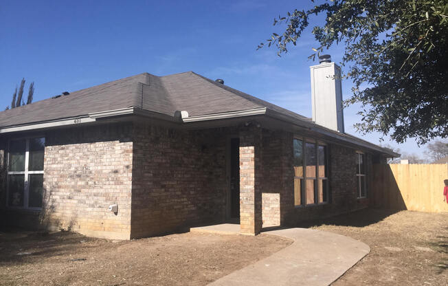 Spacious 3 Bedroom 2 Bath Half of Duplex Available- 76017