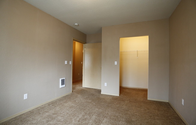 2 beds, 1 bath, 969 sqft, $1,425, Unit 1033