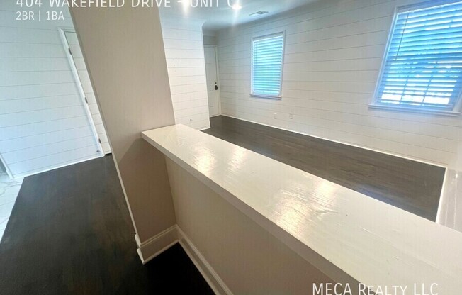 404 WAKEFIELD DR