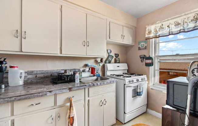 2320 S 92 ST