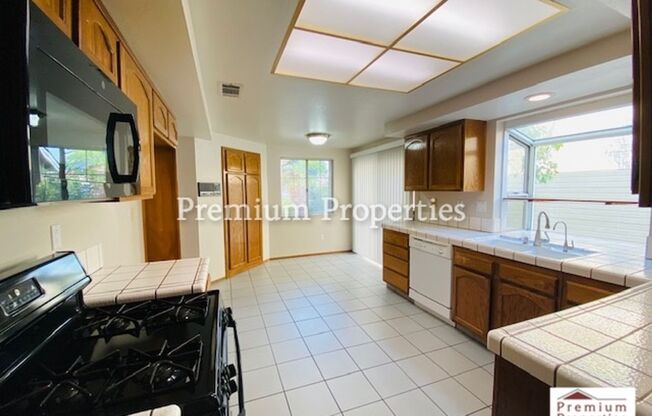 3 beds, 2.5 baths, $3,775