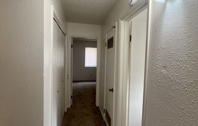 2 beds, 1 bath, $1,300, Unit 3707