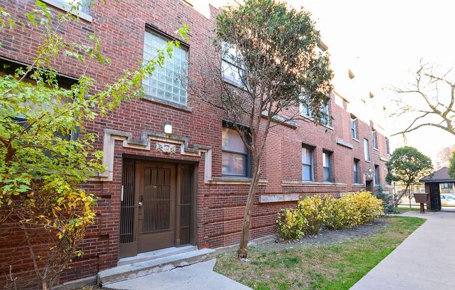 2 beds, 1 bath, 550 sqft, $1,554, Unit 4242 - 3W