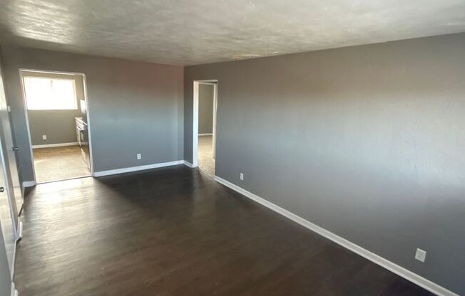 2 beds, 1 bath, 750 sqft, $1,095, Unit B11 1027 16