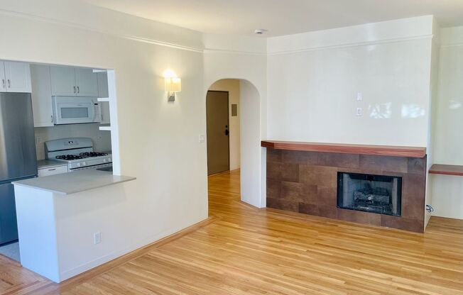 1 bed, 1 bath, $2,850, Unit 101