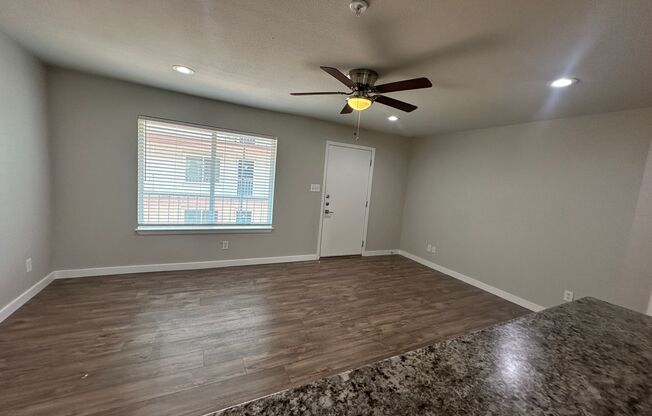 1 bed, 1 bath, 614 sqft, $900