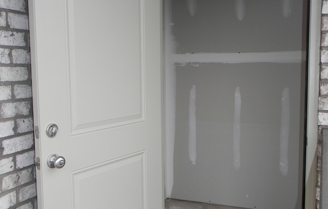 2 beds, 2 baths, 1,052 sqft, $1,045, Unit 72