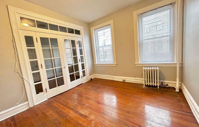 1 bed, 1 bath, 1 sqft, $1,250, Unit 2E