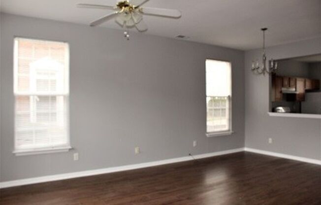 3BR/2.5BA Townhome in Cobblestone Cove, Move In Ready - Paint and Flooring is new