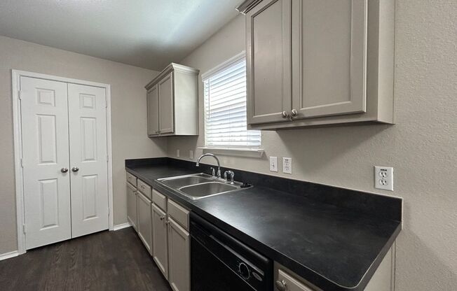 2 beds, 2.5 baths, $1,695