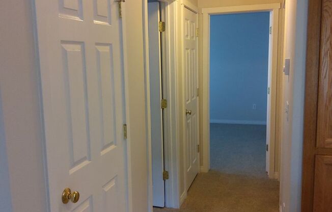 2 beds, 1 bath, 966 sqft, $1,550, Unit 9335