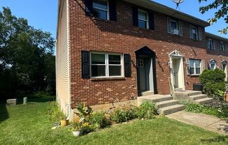 3 beds, 1.5 baths, $1,895