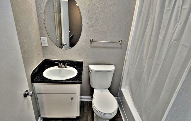 2 beds, 2.5 baths, 1,372 sqft, $995, Unit 5C