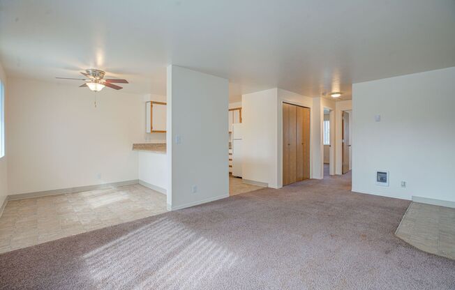 2 beds, 1 bath, 856 sqft, $1,290, Unit 269-36