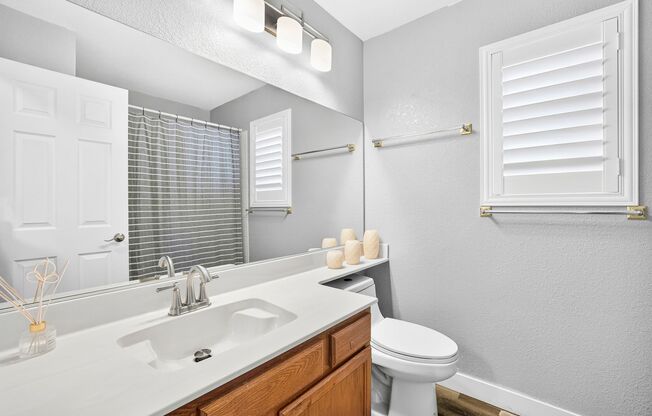 3 beds, 2 baths, $2,300