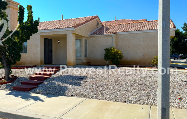 3 Bed, 2 Bath Home In Victorville!!