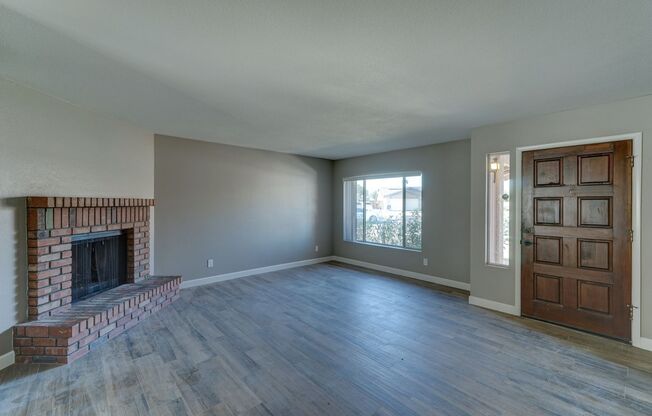 AVAILABLE NOW - REMODELED IN TEMPE!!!