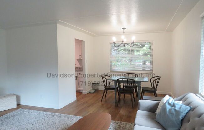 Beautiful Updated 4 Bedroom Near Garden of the Gods