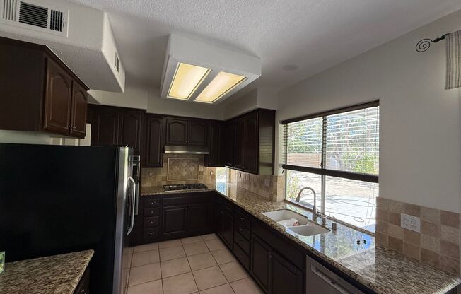 Great 4 bedroom Moorpark Home in Great Neighborhood