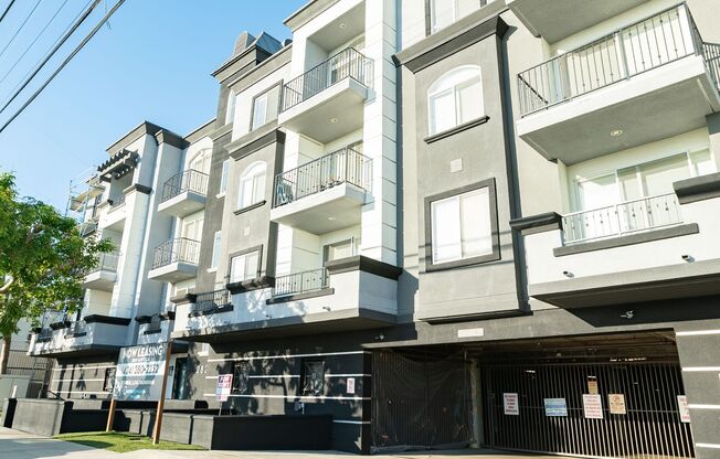 2 beds, 2 baths, 1,088 sqft, $3,198, Unit 210