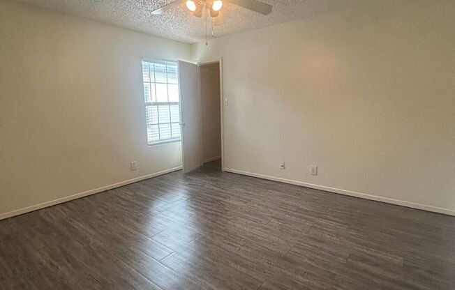 2 beds, 2 baths, 920 sqft, $1,784, Unit SUX-312