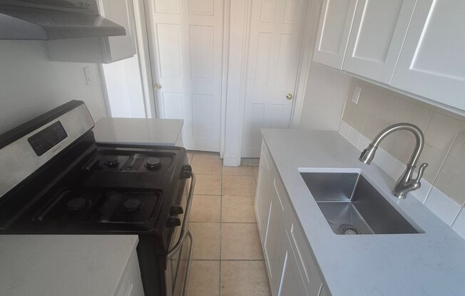 10104 32 AVE