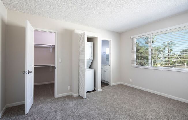 3 beds, 2 baths, 1,180 sqft, $3,495, Unit 65-07