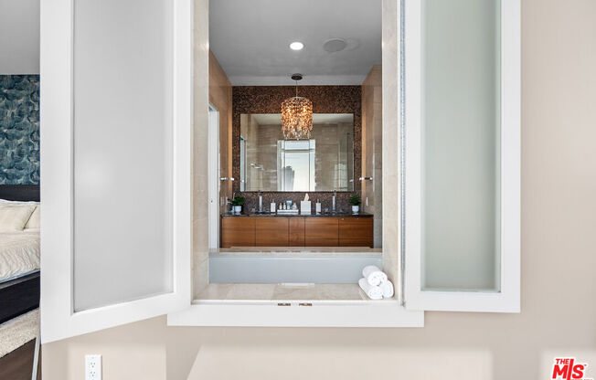 1 bed, 1.8 baths, 1,160 sqft, $6,900, Unit 32G