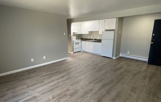 2 beds, 1 bath, 750 sqft, $1,700, Unit #506