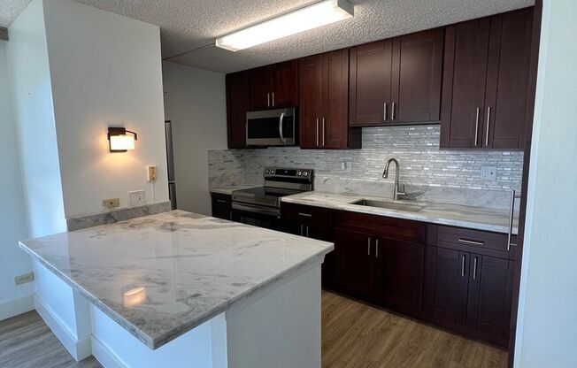 A/C. Two Parking Stalls. Swimming Pool. Pet Friendly. (RRLLC)