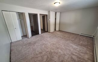 Studio, 1 bath, 300 sqft, $515, Unit 15-B