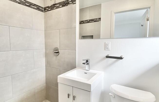 2 beds, 2 baths, $7,495, Unit 11B