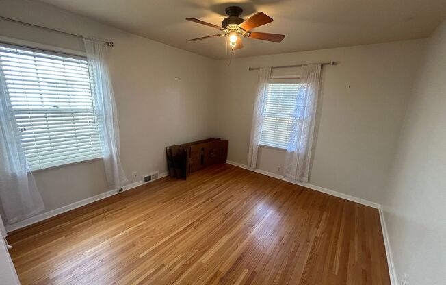 2 beds, 1 bath, $1,500