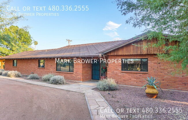 505 E LOMA VIS DR