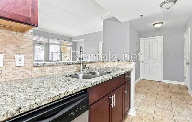 2 beds, 1 bath, 1,054 sqft, $2,200, Unit 728 728