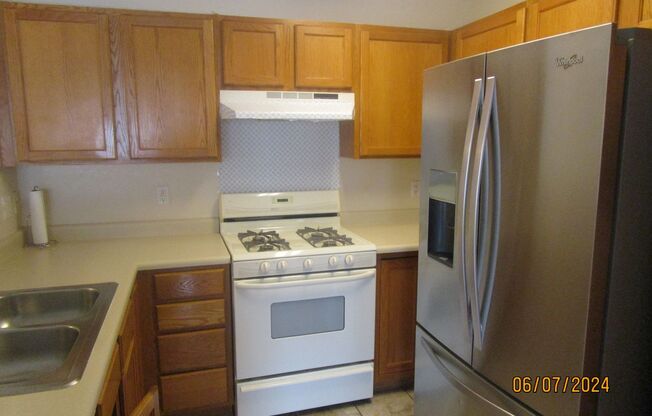 2 beds, 2 baths, $1,800