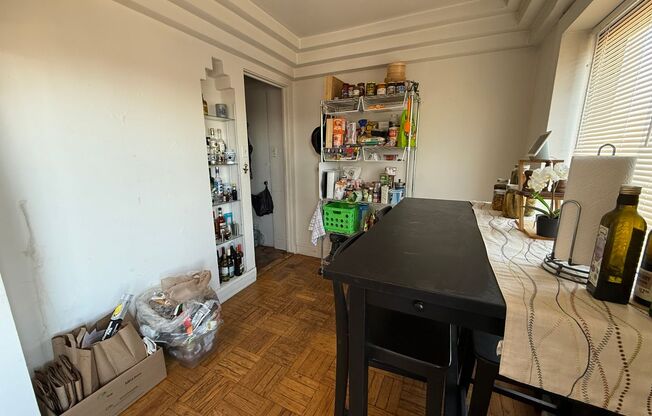 1 bed, 1 bath, $1,195, Unit 601