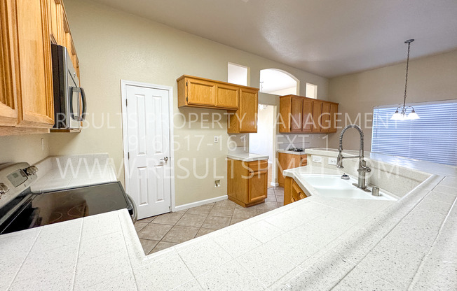 4 beds, 2 baths, $3,000