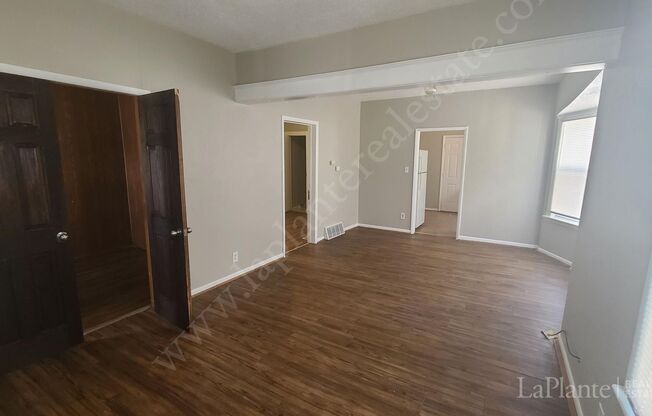 2 beds, 1 bath, $1,000