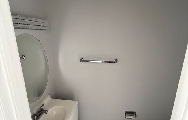 2 beds, 1.5 baths, $2,700, Unit 303