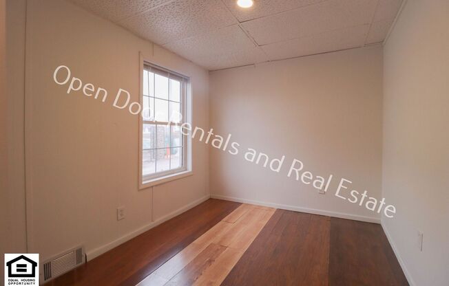 2 beds, 1 bath, $600, Unit 17425 State Road 37 unit 102