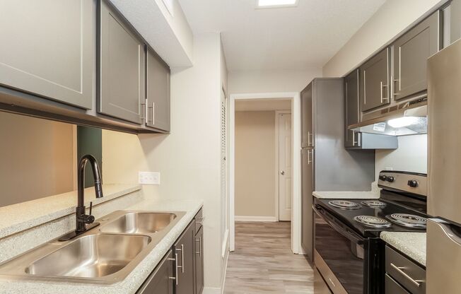 1 bed, 1 bath, 621 sqft, $975, Unit 6400-304