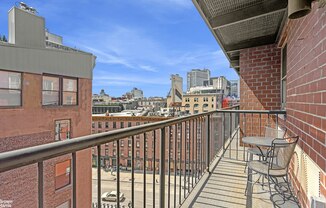 350 W 14 ST